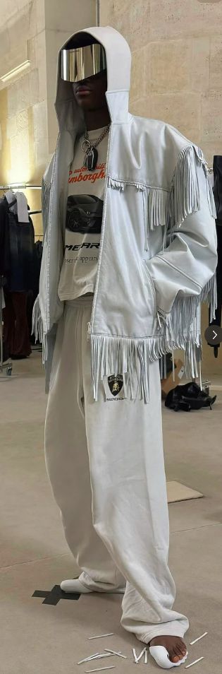 赤足鞋卖1万网友吐槽：扔街上都不捡AG真人网不坑穷人！巴黎世家推出
